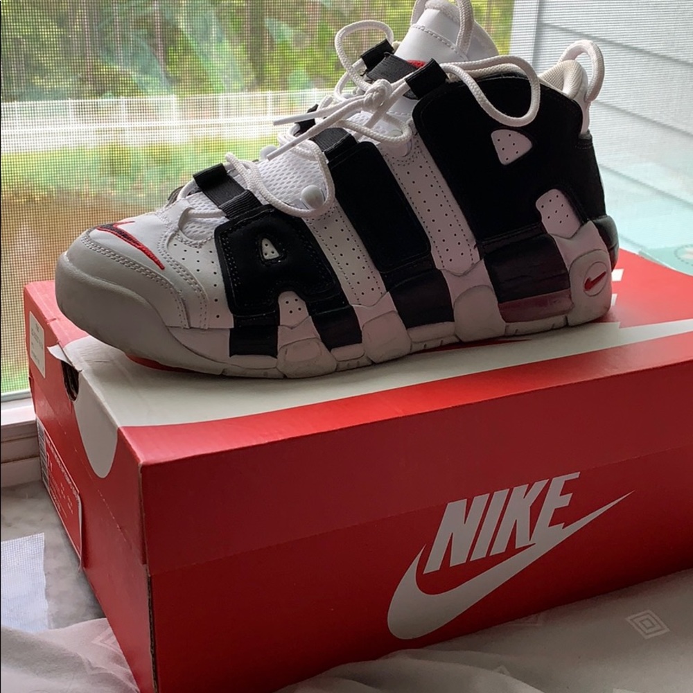 Nike Air “More Uptempo” GS 7Y